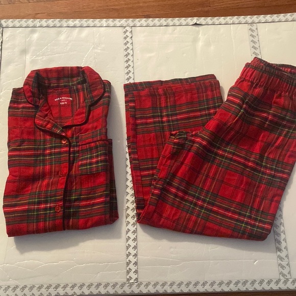 BEE & WILLOW. home
Small
KID'S PAJAMA SET Certified Standard 100 by OEKO-TEX NWT - Picture 8 of 9